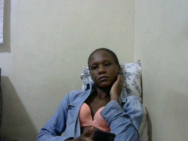 Live sex webcam photo for Sexxy-arianna #277993091