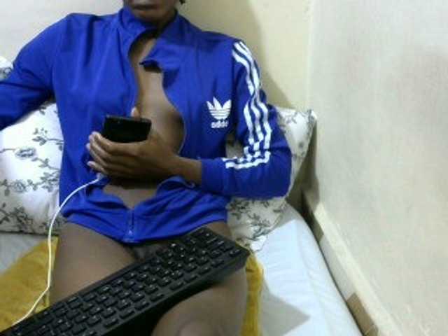 Live sex webcam photo for Sexxy-arianna #278085853