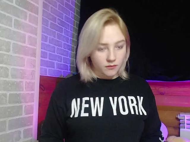 Live sex webcam photo for Sexxy-lexy #276636290