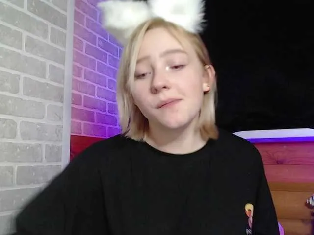 Live sex webcam photo for Sexxy-lexy #276689990