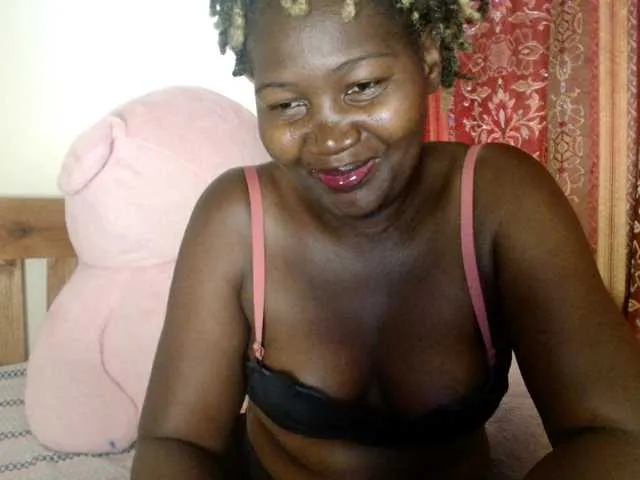 Live sex webcam photo for Sexxy-pretty24 #290385322