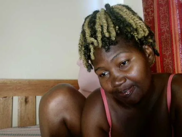 Live sex webcam photo for Sexxy-pretty24 #290412918