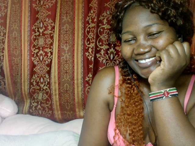 Live sex webcam photo for Sexxy-pretty24 #291143176