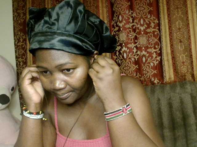 Live sex webcam photo for Sexxy-pretty24 #291247028