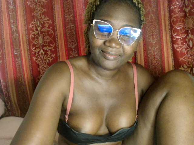 Live sex webcam photo for Sexxy-pretty24 #291464436