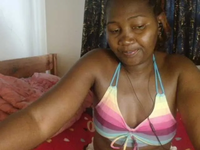 Live sex webcam photo for Sexxy-pretty24 #292187846