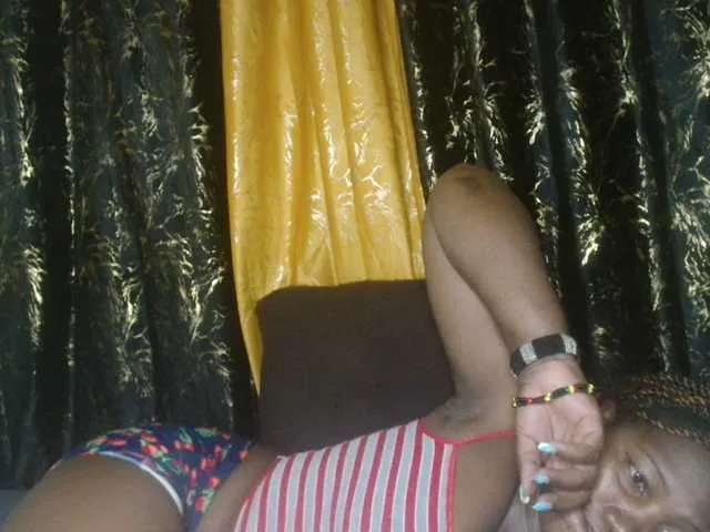 Live sex webcam photo for Sexxy-pretty24 #293761941