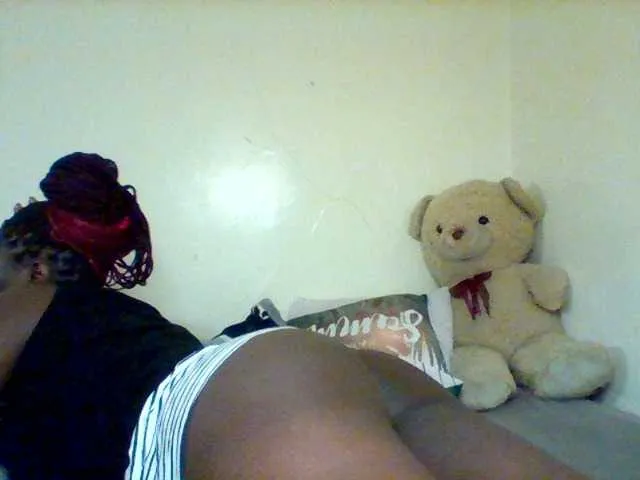 Live sex webcam photo for Sexxy-slim-honey #293357798