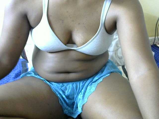 Live sex webcam photo for Sexxydivey1 #277799280