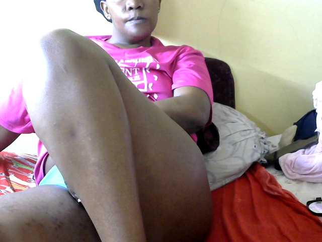 Live sex webcam photo for Sexxydivey1 #291981647