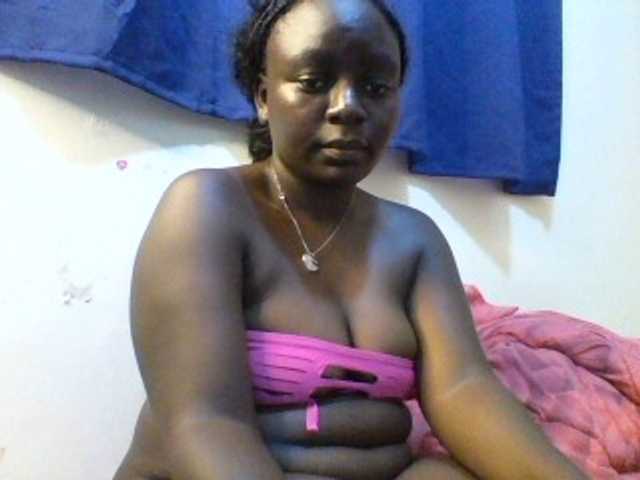 Live sex webcam photo for Sexxywetpussy #278061281