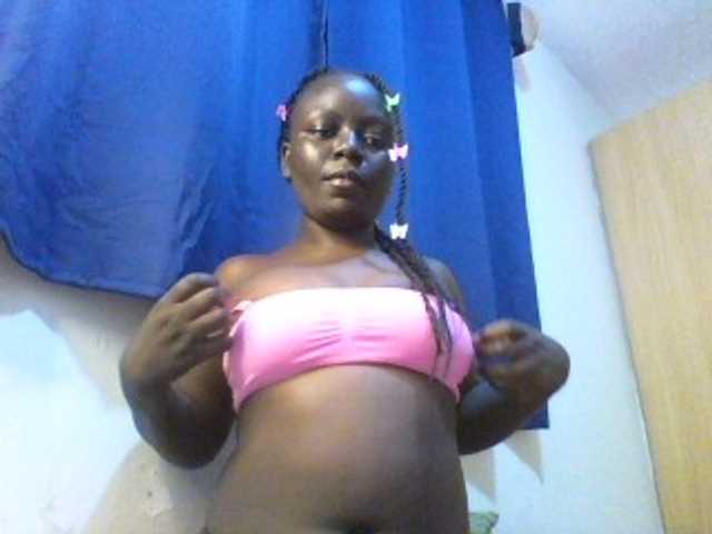 Live sex webcam photo for Sexxywetpussy #278123930