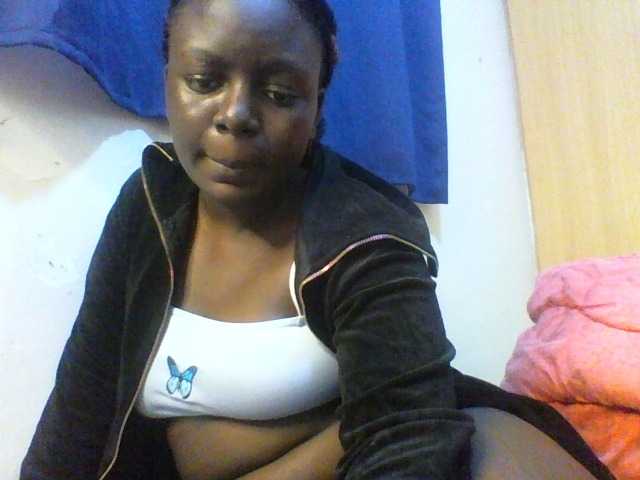 Live sex webcam photo for Sexxywetpussy #278213573