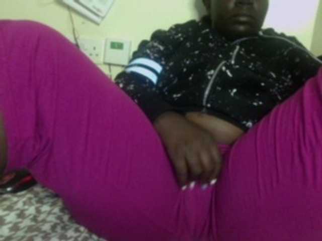 Live sex webcam photo for Sexxywetpussy #291150450