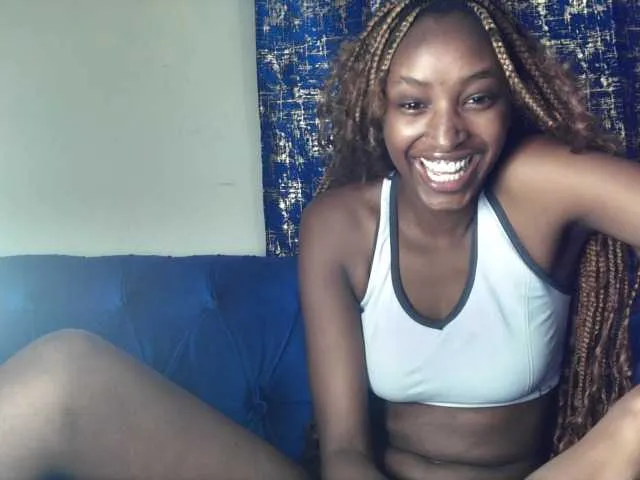 Live sex webcam photo for Sexy-Candy #292083408