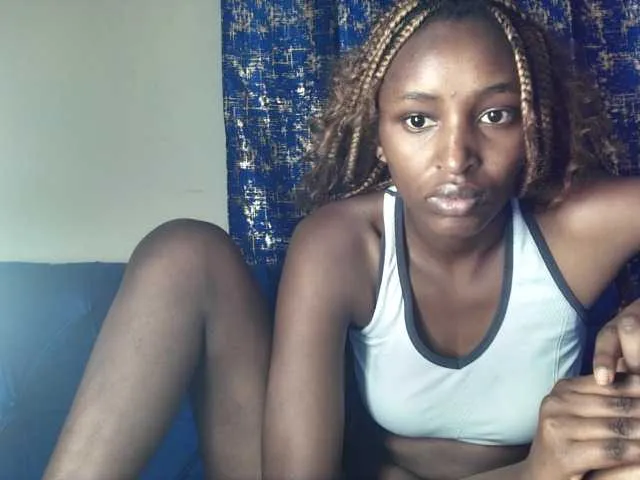 Live sex webcam photo for Sexy-Candy #292084874