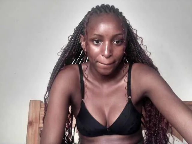 Live sex webcam photo for Sexy-Candy #292105121