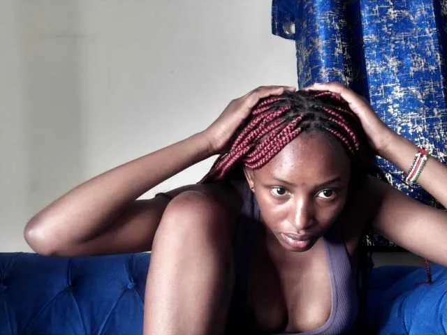 Live sex webcam photo for Sexy-Candy #292290853