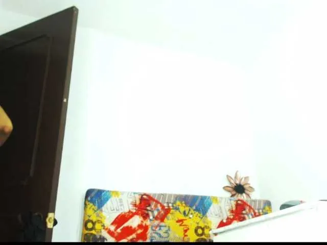 Live sex webcam photo for Sexy-Kendall #276143238