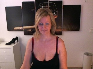 Live sex webcam photo for Sexy-Leni #152267787