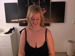 Live sex webcam photo for Sexy-Leni #152277392