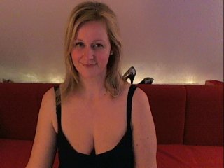 Live sex webcam photo for Sexy-Leni #152895760