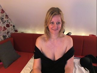 Live sex webcam photo for Sexy-Leni #153068492