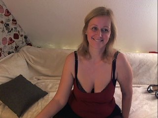 Live sex webcam photo for Sexy-Leni #156783549