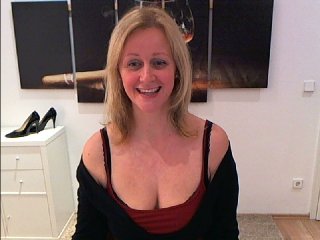 Live sex webcam photo for Sexy-Leni #157170823