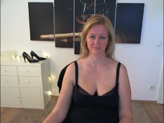 Live sex webcam photo for Sexy-Leni #158260437