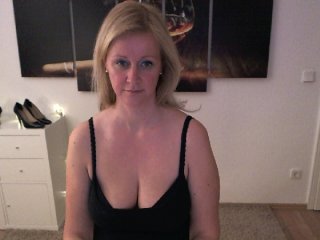 Live sex webcam photo for Sexy-Leni #158873222