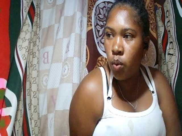 Live sex webcam photo for Sexy-Nathy #294079506