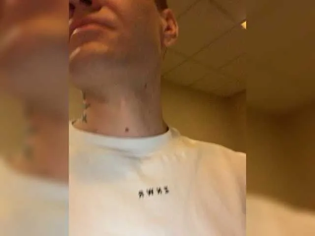 Live sex webcam photo for Sexy-Sweets #277093958