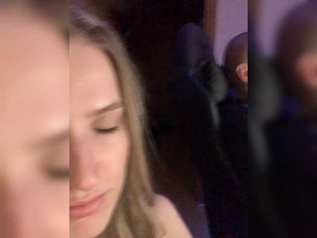 Live sex webcam photo for Sexy-Sweets #277134411