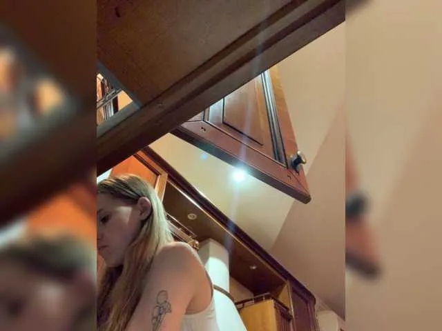 Live sex webcam photo for Sexy-Sweets #277143467