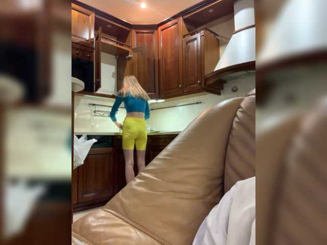 Live sex webcam photo for Sexy-Sweets #277306368
