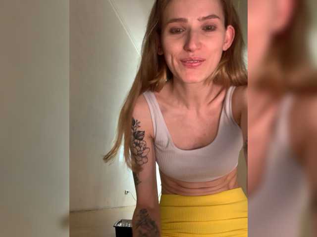 Live sex webcam photo for Sexy-Sweets #277320915