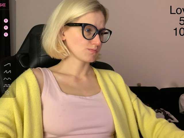 Live sex webcam photo for Sexy-Sweets #292110122