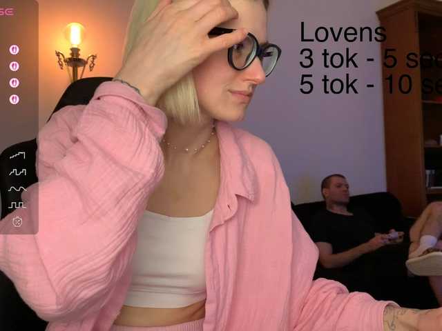 Live sex webcam photo for Sexy-Sweets #292157681