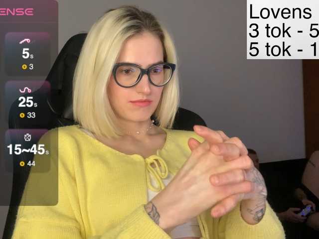 Live sex webcam photo for Sexy-Sweets #292249949