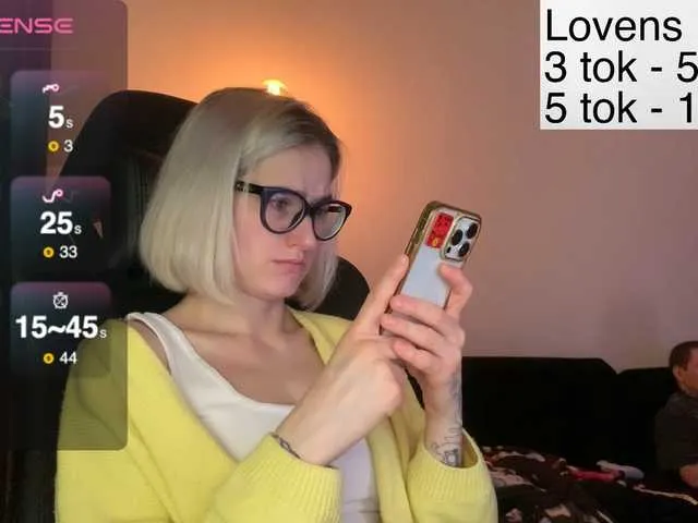 Live sex webcam photo for Sexy-Sweets #292287491