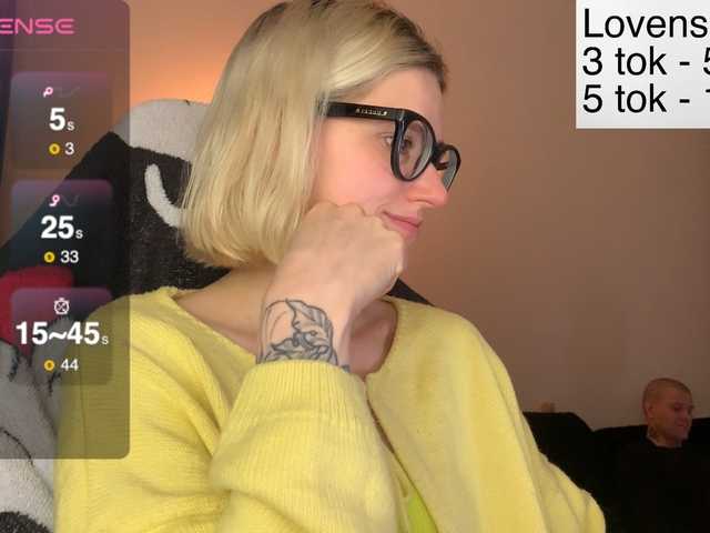 Live sex webcam photo for Sexy-Sweets #292318999