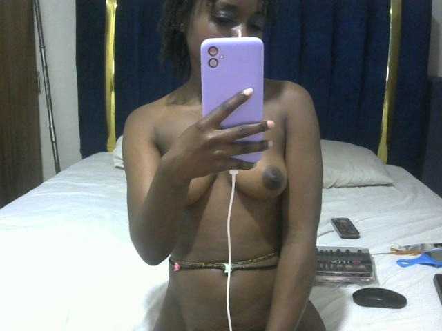 Live sex webcam photo for Sexy-TINY #291799579