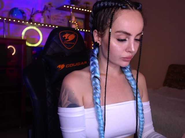 Live sex webcam photo for sexy-girl999 #275871558