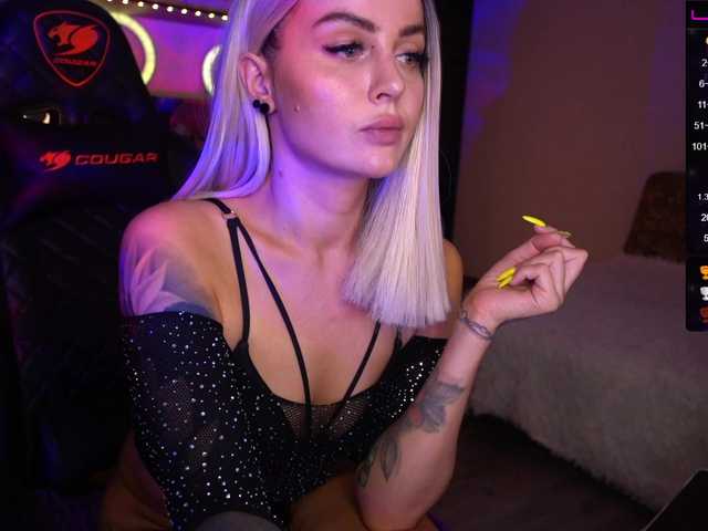 Live sex webcam photo for sexy-girl999 #275937355