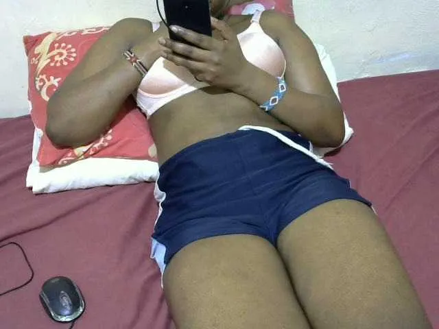 Live sex webcam photo for Sexy-modenna #276884082