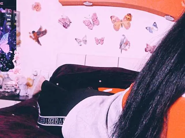 Live sex webcam photo for SexyAlina123 #290515380