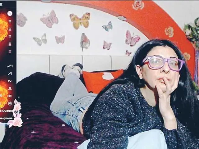Live sex webcam photo for SexyAlina123 #290528973