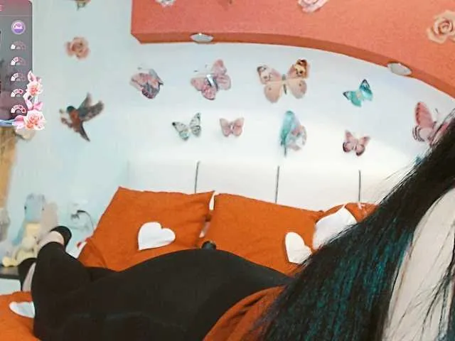Live sex webcam photo for SexyAlina123 #291106425