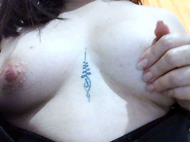 Live sex webcam photo for SexyAngelina #273627597